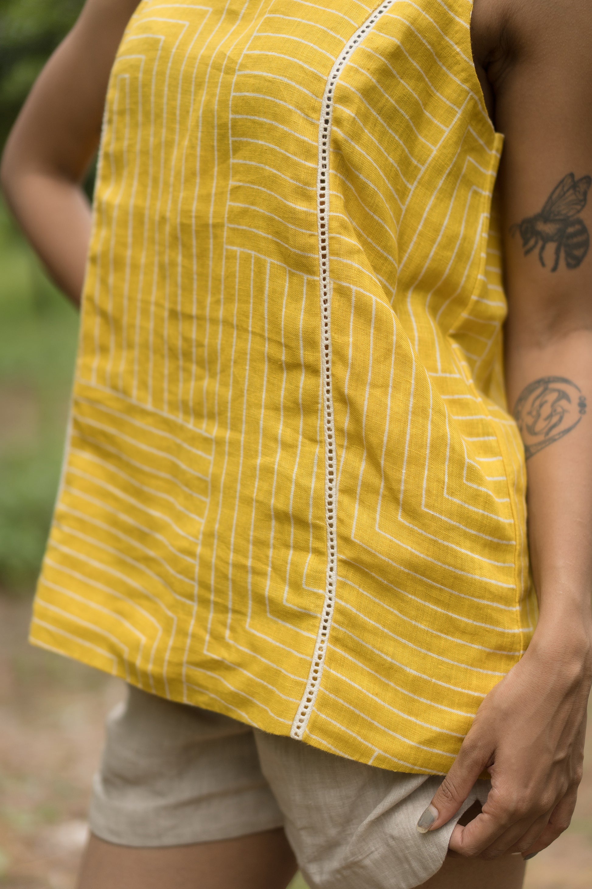 Daffodil Back knot Top
